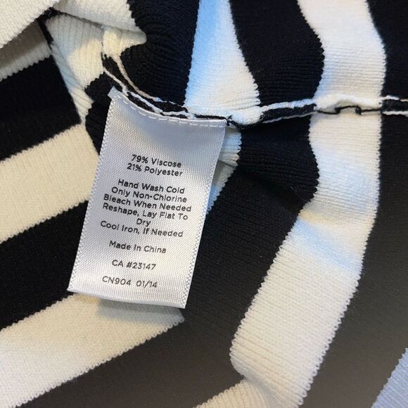 Talbots Scoop Neck Striped Lightweight Sweater Top Size 2XP Black White - Picture 5 of 7